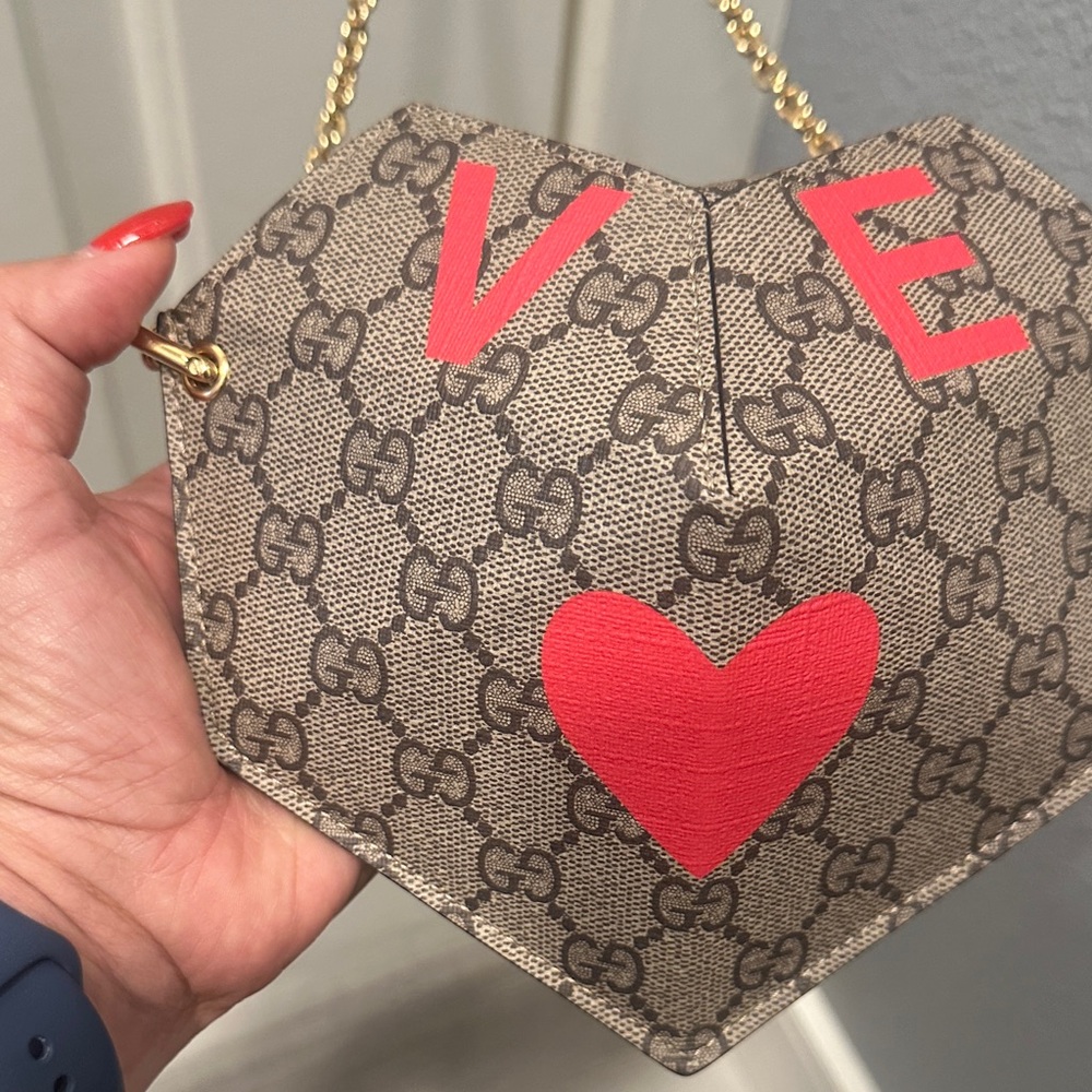 Gucci Valentine’s Day Heart Mini Bag - Picture 2 of 12
